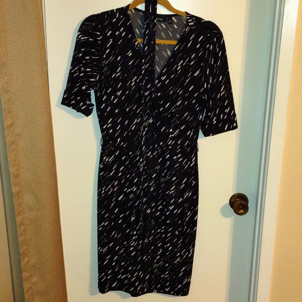 Apt 9 medium dress excellent condition